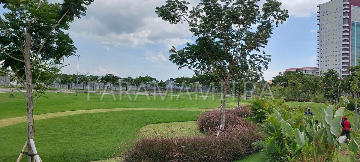 Grand Kenjeran Taman Golf photo 4